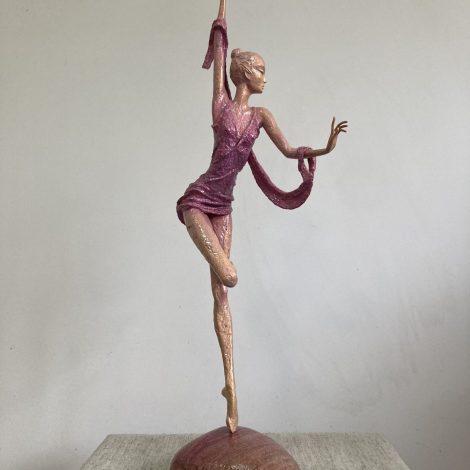 Авторска скулптура "Танц в розово"