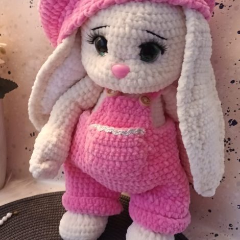 Hand knitted bunny "Mimi"