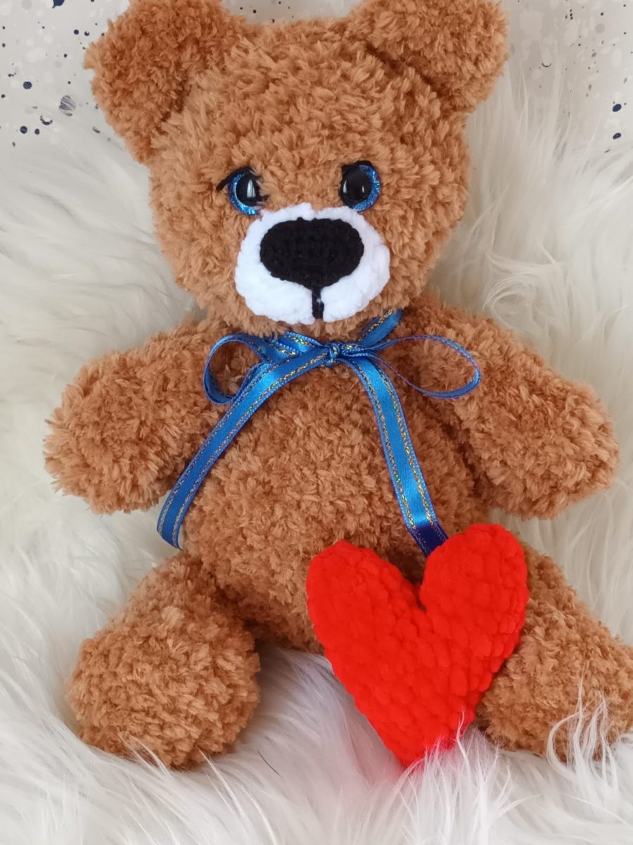 Hand-knitted bear "Valentine"