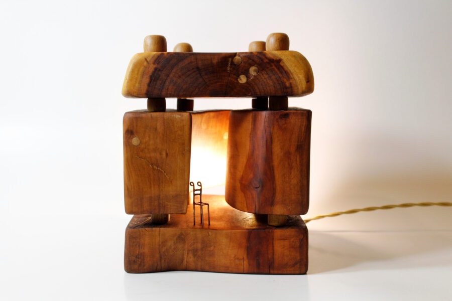 Art lamp "Rest before the trip"
